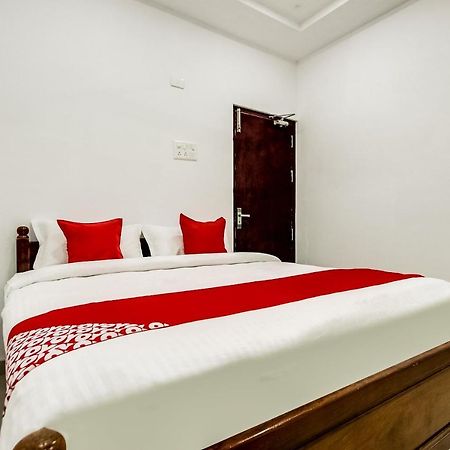 Oyo 70841 Hotel Anjali Residency Velur 外观 照片