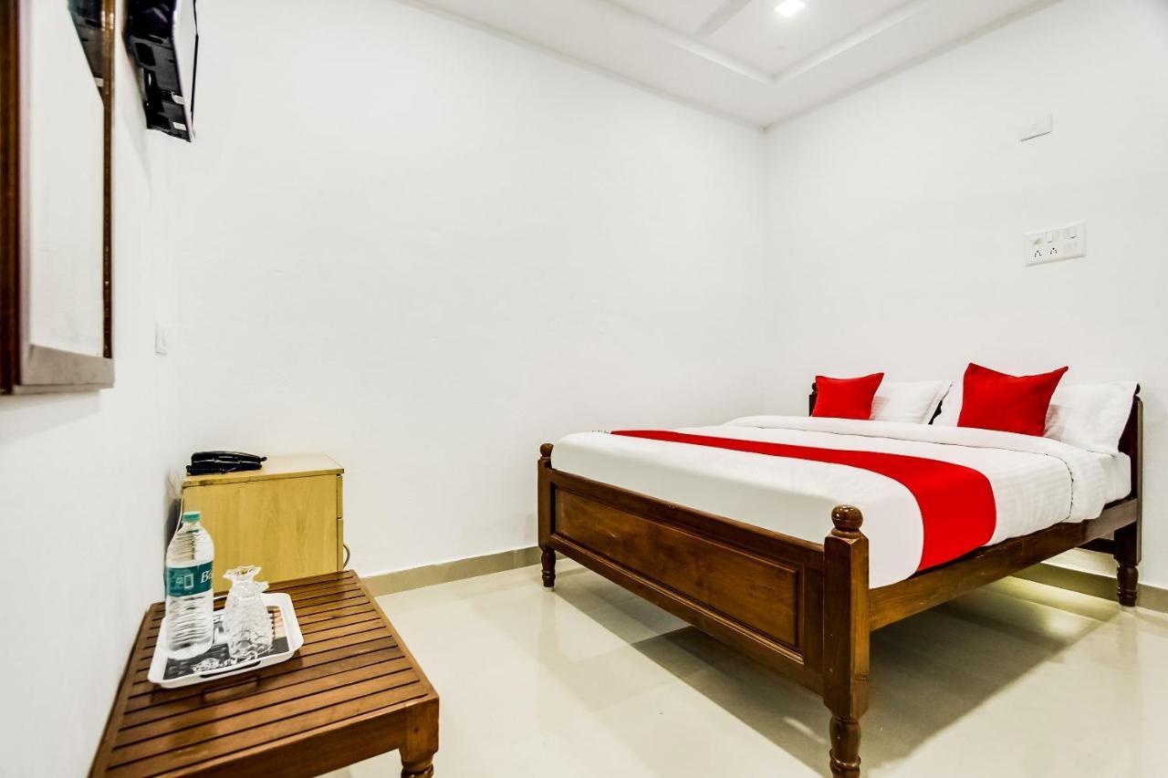 Oyo 70841 Hotel Anjali Residency Velur 外观 照片