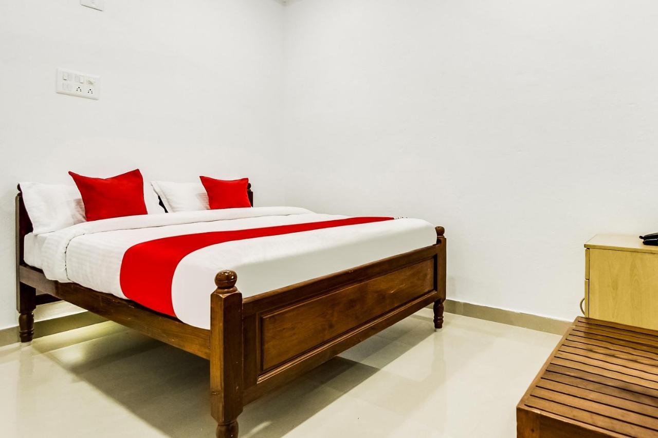 Oyo 70841 Hotel Anjali Residency Velur 外观 照片