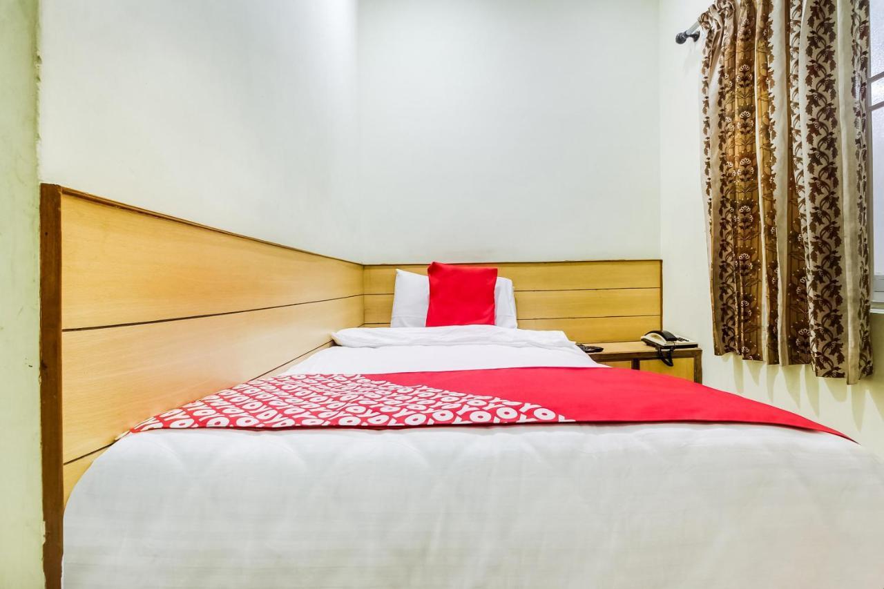 Oyo 70841 Hotel Anjali Residency Velur 外观 照片