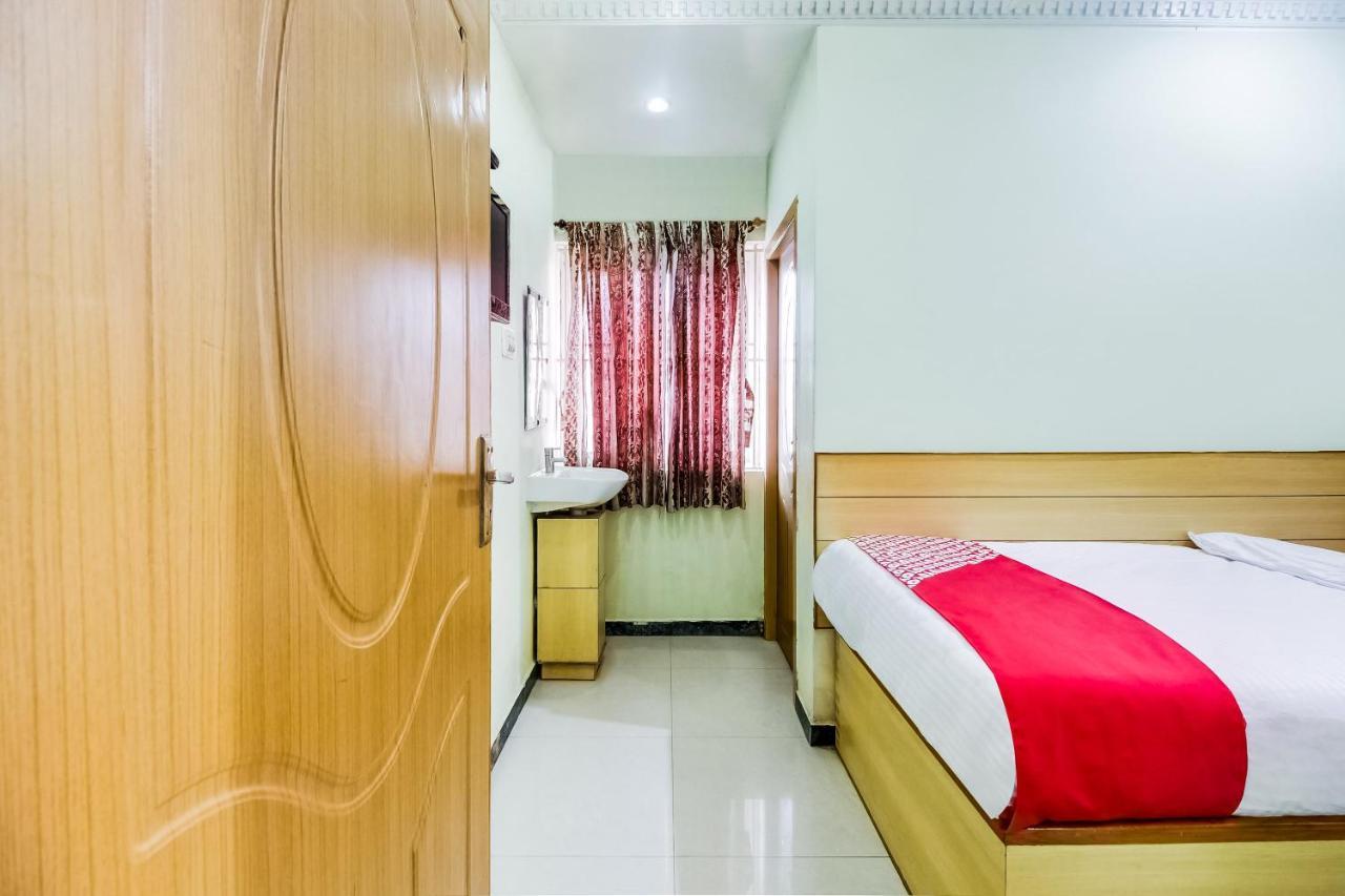 Oyo 70841 Hotel Anjali Residency Velur 外观 照片
